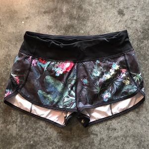Lululemon speed shorts sz 4